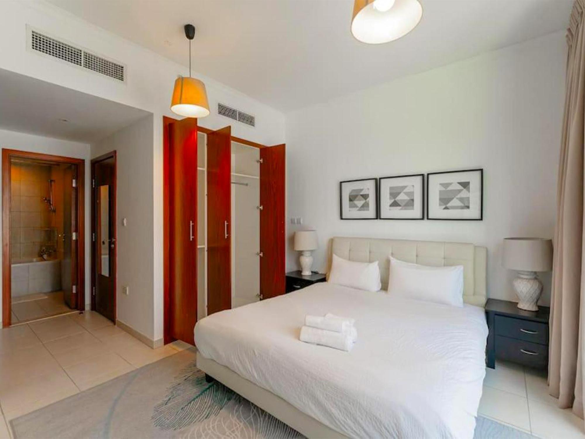 Classic 1 Bed In The Tower 3 *
